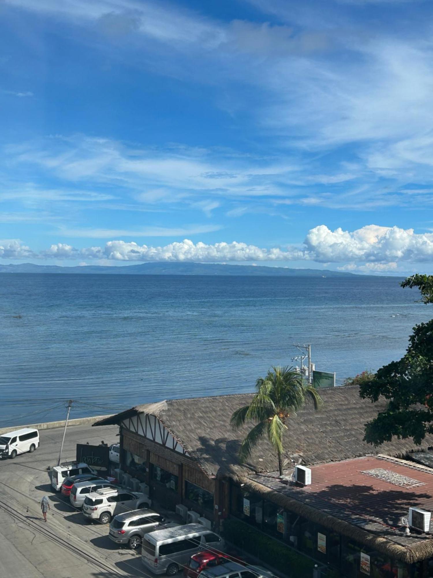 Condotel Dc Marina Spatial Felinvest Dumaguete City Exterior photo